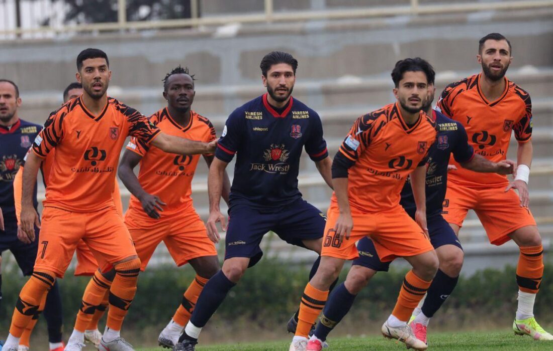 بازی فوتبال ملوان و مس رفسنجان